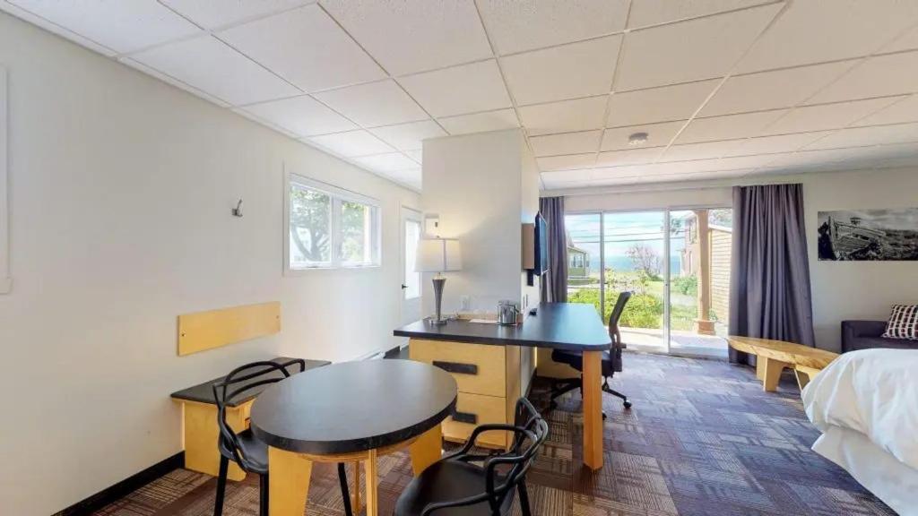 Manoir Belle Plage Hotel Carleton-sur-Mer